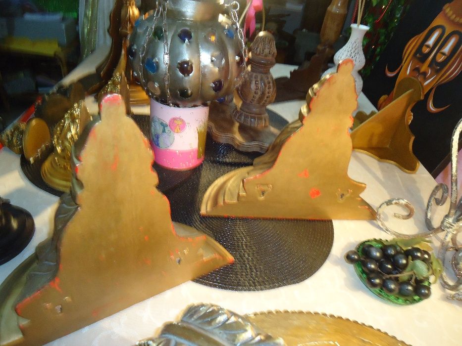 Mísulas Peanhas Douradas em Madeira