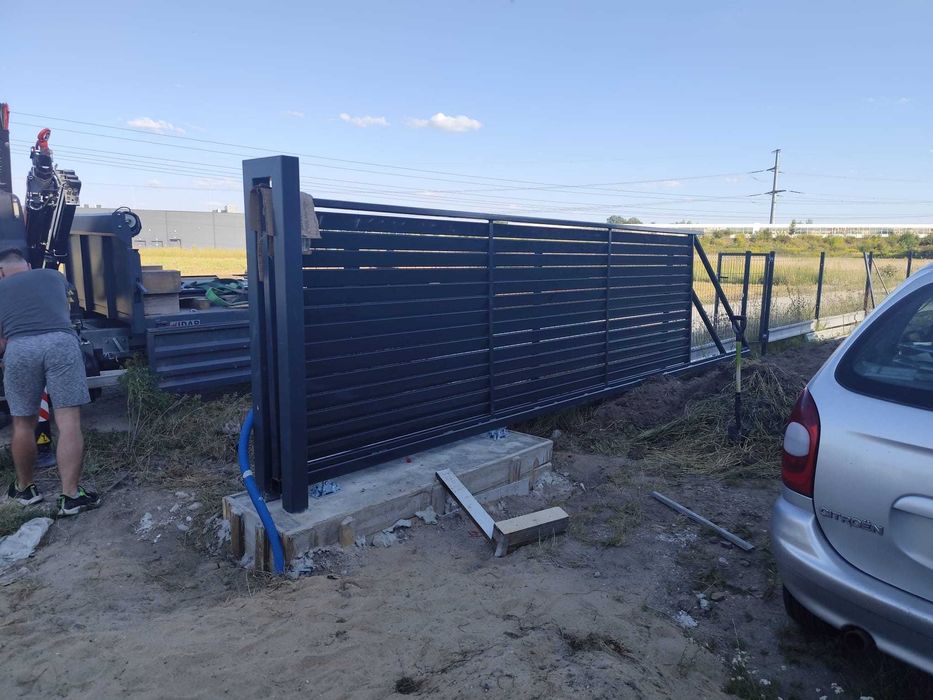 Bramy, ogrodzenia, furtki — projekt, spawanie, montaż