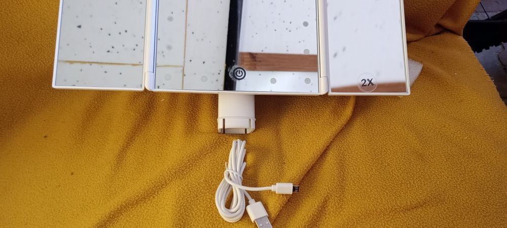 Lusterko do makijażu