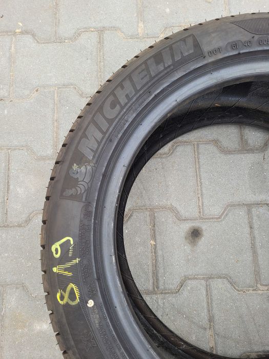 Opona Michelin 235/45 R 17