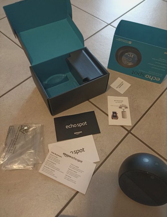 Amazon Echo Spot 1.ª Geração – Alexa com Ecrã e Câmara