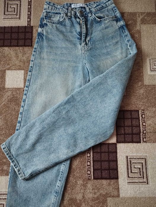 Класні джинси баггі