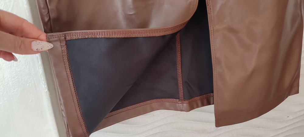 Шоколадная кожзам юбка карандаш с разрезом