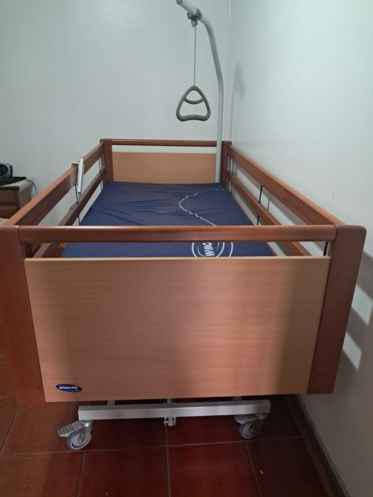 Cama articulada elétrica com colchão anti escaras escaras