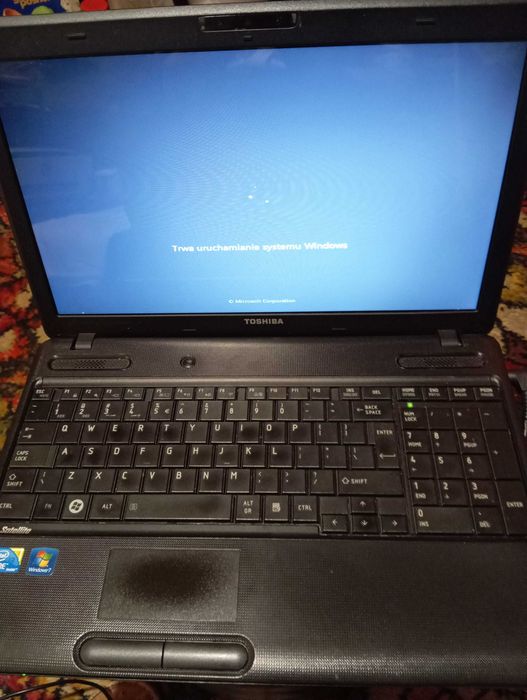 Laptop TOSHIBA 15,6"