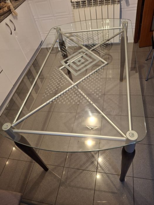 Mesa de vidro para refeição