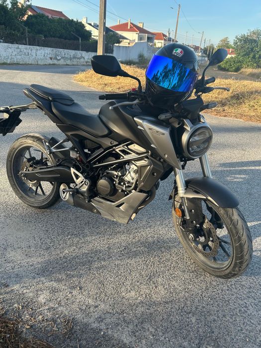 Honda CB125R impecável