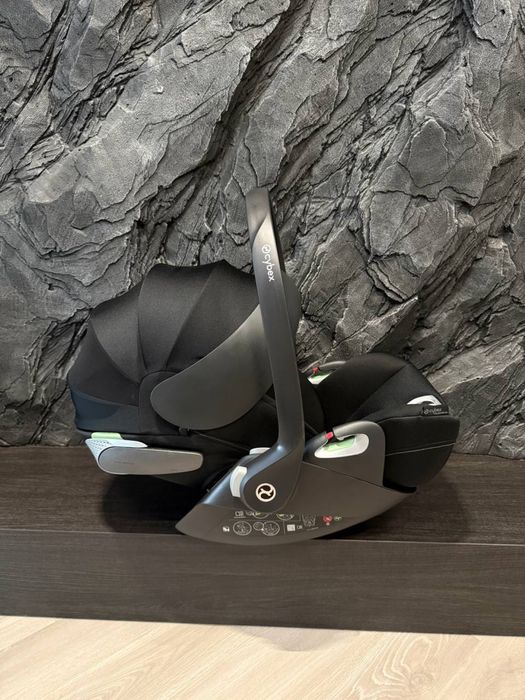 Продам автокресло Cybex