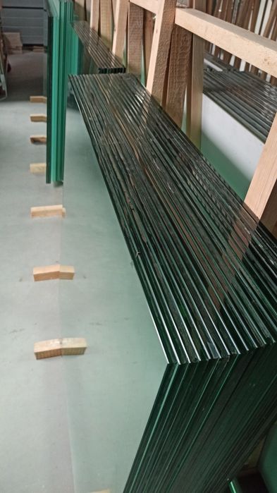 Гартоване скло 10мм. матове, прозоре, склянні офісні перегородки.