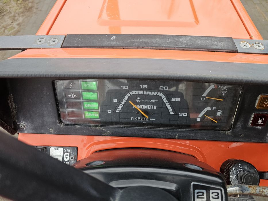 Traktor traktorek ciągnik ciągniczek ogrodowy hinomoto n239