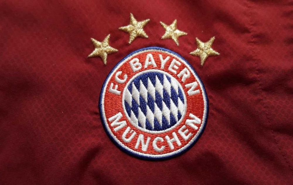 Casaco adidas FC Bayern München - portes incluidos
