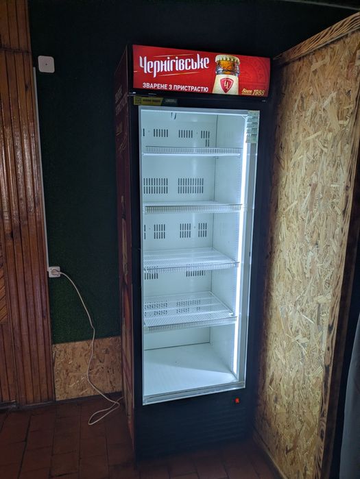 Холодильна шафа вітрина Чернігівське холодильник для напоїв пива торговий холодильник холодильная витрина шкаф для напитков скляні двері з підсвіткою