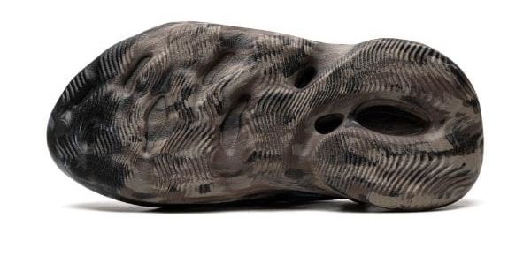 Yeezy Foam Runner 38