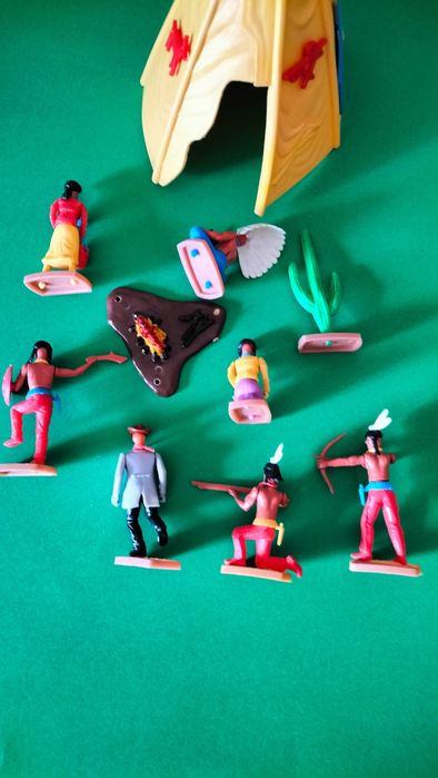 PLASTY anos 70 - Conjunto FAR WEST - compatível com Elastolin e Timpo Toys Swoppet. Portes inclusos.