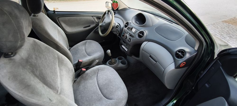 Toyota Yaris ano1999 gasolina