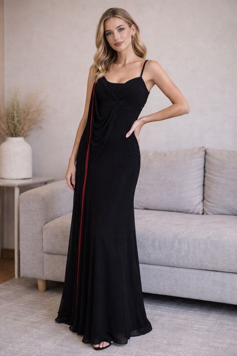 Sukienka mała czarna wizytowa 
Długość 132 cm
Szerokość pod pachami 42