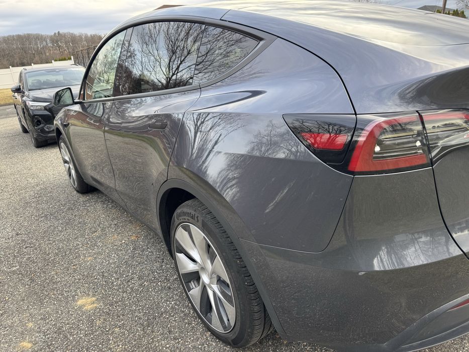 Автомобиль 2023 Tesla Model Y