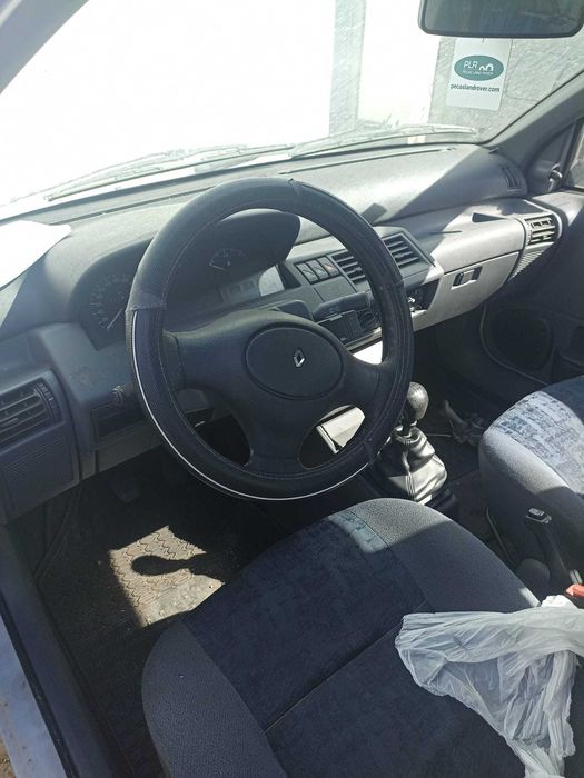 Vendo Renault Clio a gasolina foto 4