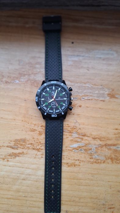 Witam sprzedam nowy zegarek