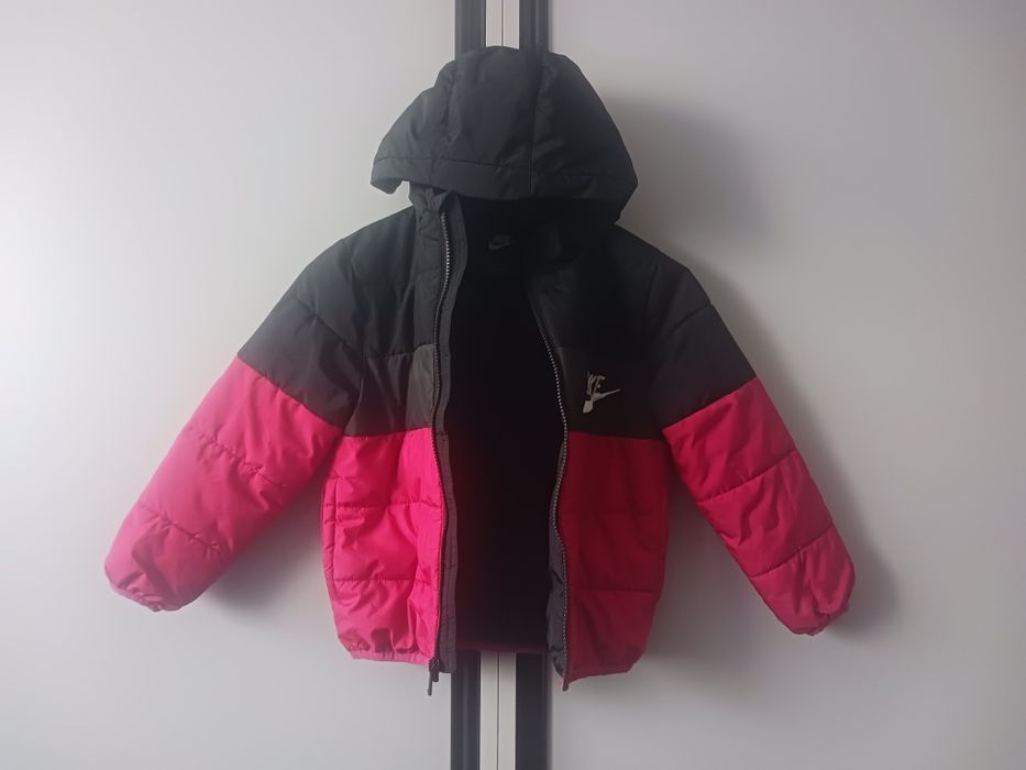 Kurtka jesienna przejściówka Nike rozm. 110/116