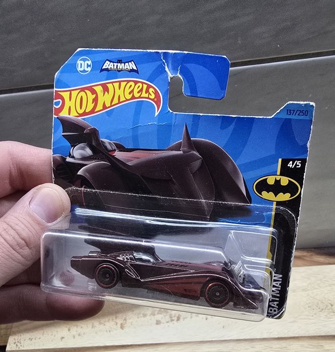Resoraki samochodziki Hot Wheels Batman 4/5 5/5