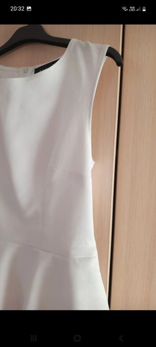 Sukienka biała elegancka S