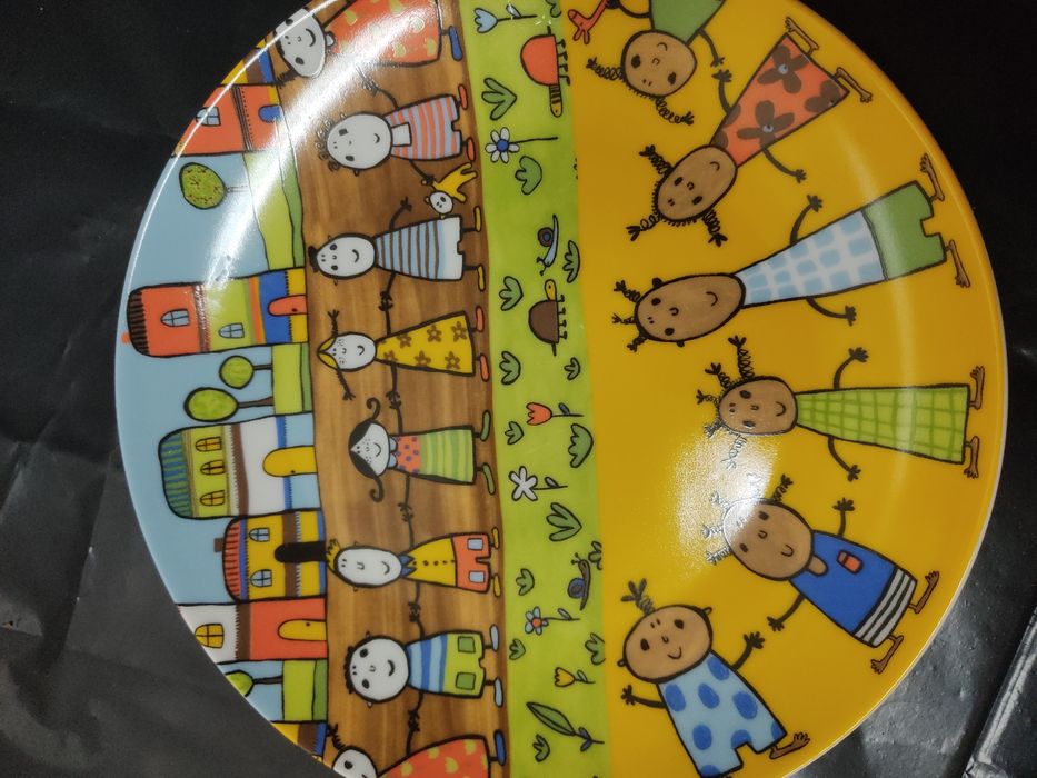 Prato e chávenas para crianças