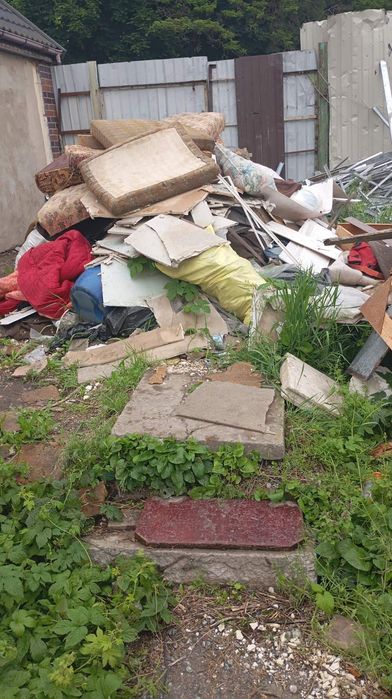 Вивіз хламу, будівельного сміття, побутового мотлоху.