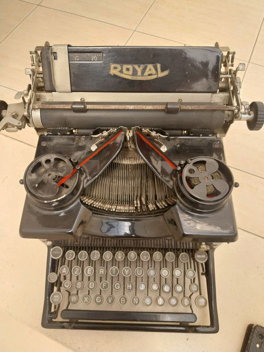 Máquina de Escrever Antiga Royal Model 10 (Anos 20) - Visores de Vidro