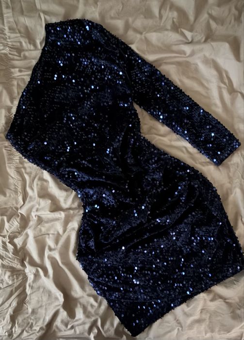 Ефектна сукня для вечірок в паєтках