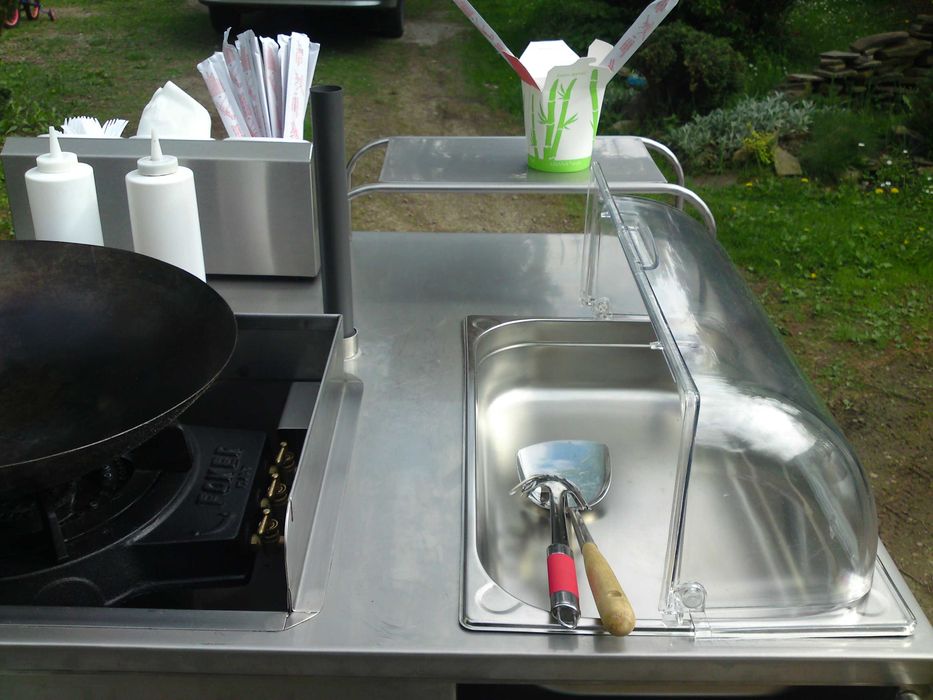 Mobilny wózek gastronomiczny