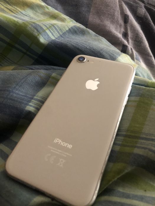 Iphone 8 ( desblokeado)