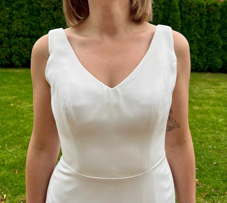 Elegancka suknia ślubna.