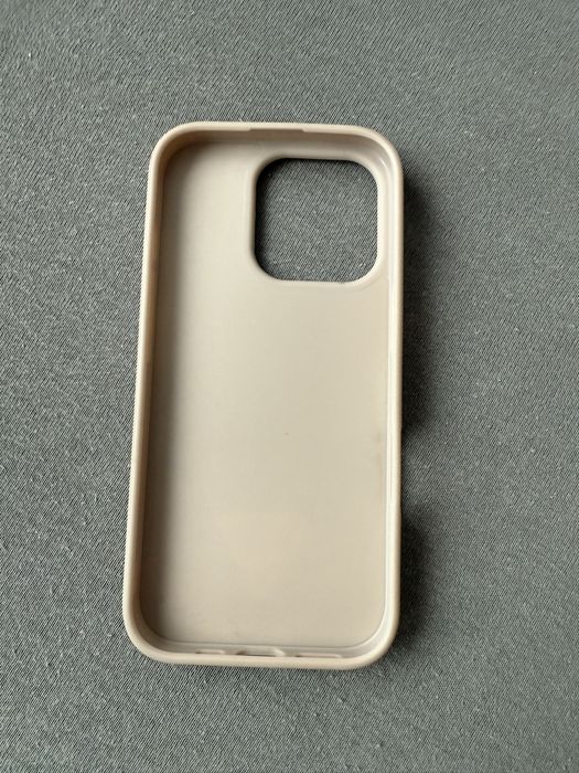 Etui guess iphone 16 pro