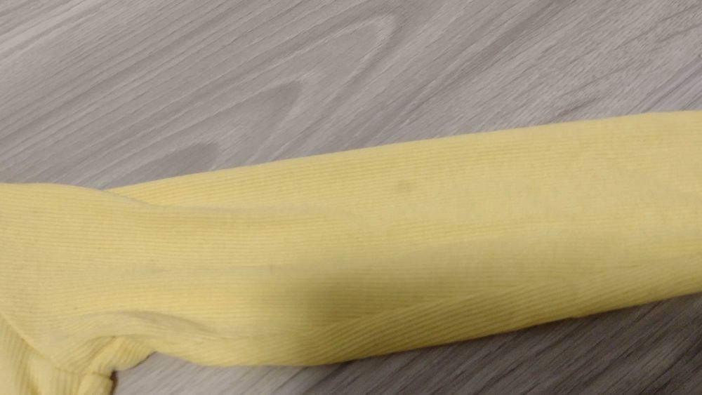 Sweterek żółty dziewczęcy 122 cieńszy