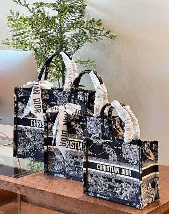 Bolsa feminina em couro C-200289