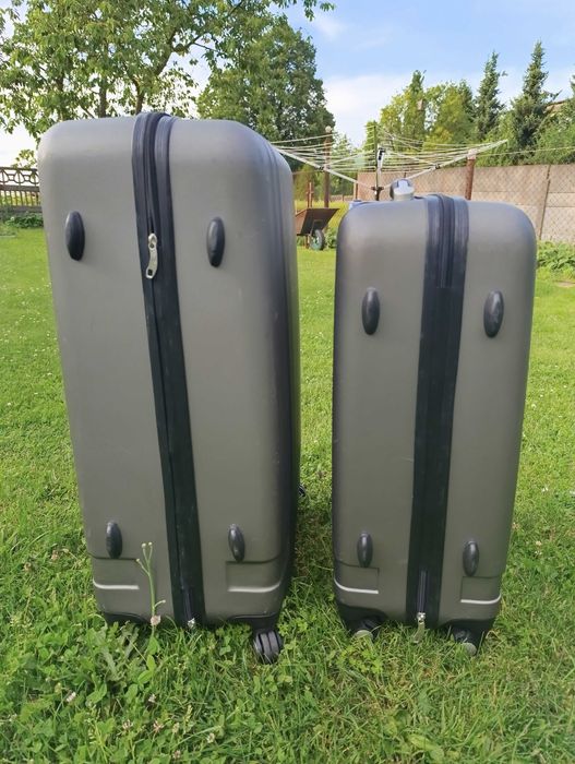 Walizka średnia podwójne kółka