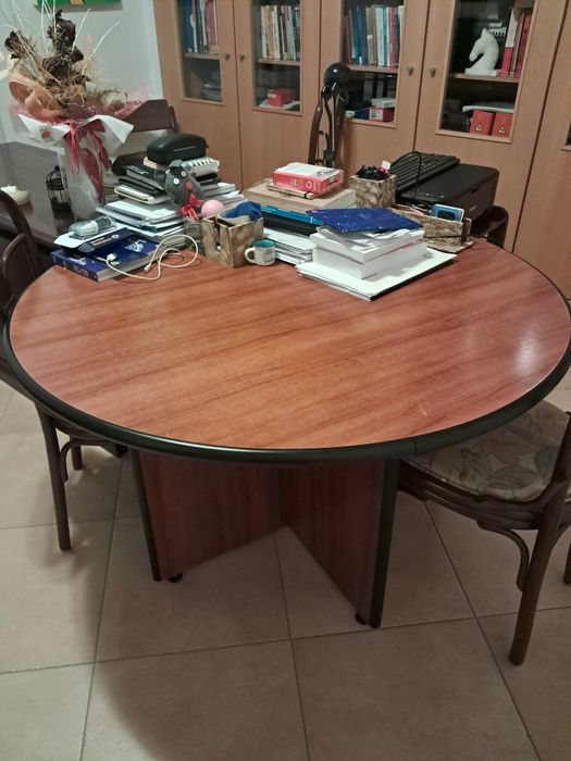 Mesa de trabalho redonda