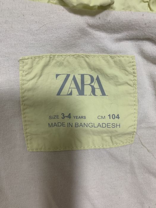 Вітровка zara жовтого кольору тоненька на підкладці