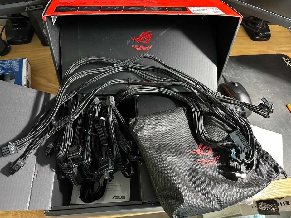 Блок живлення ASUS ROG Thor 1200W Platinum II  ROG-THOR-1200P2-GAMING
