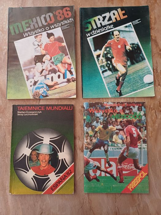 Mundial Książki cena za wszystkie 4szt. Okzaja