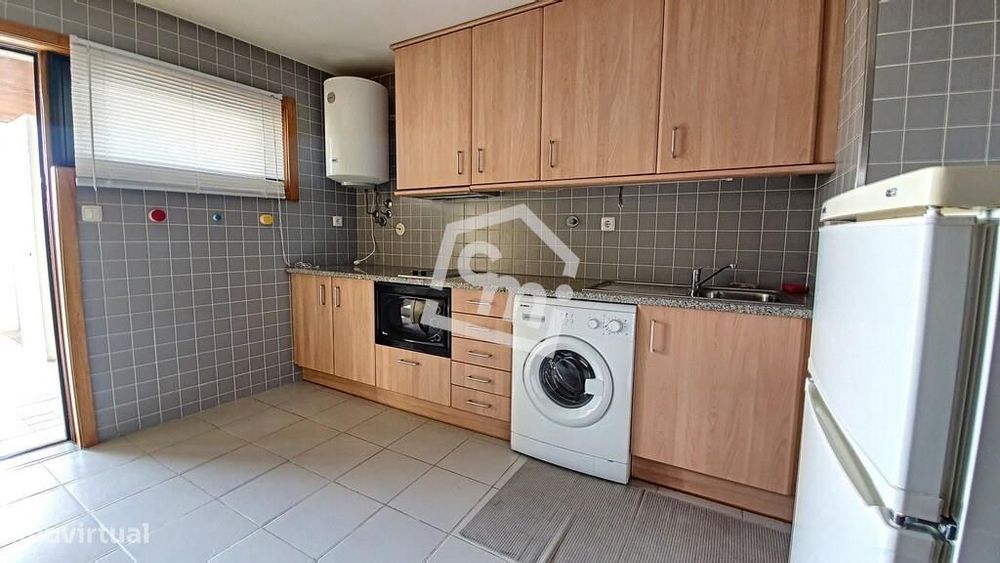 T0 com garagem para arrendamento em Paranhos