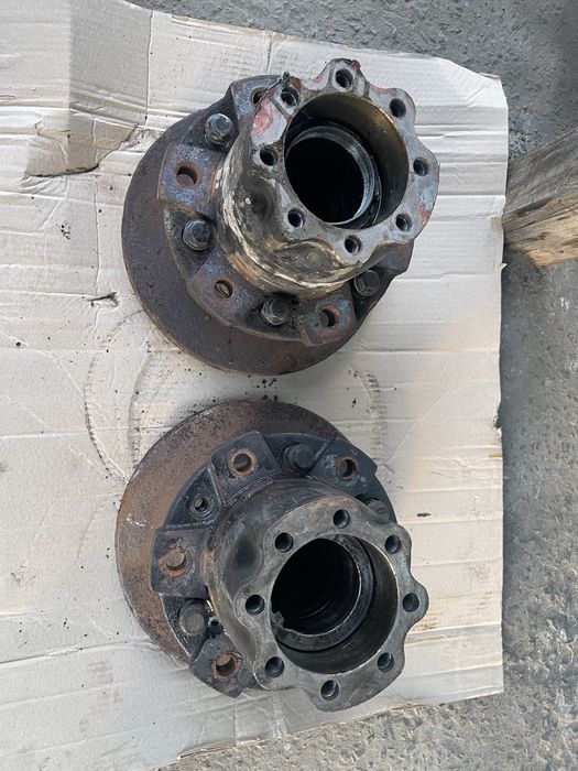 Ступиці Mercedes Sprinter 616 комплект