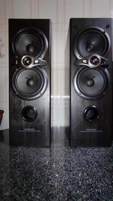 Colunas Kenwood music center