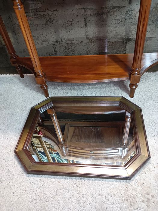 Belíssima credencia com espelho e pedra mármore