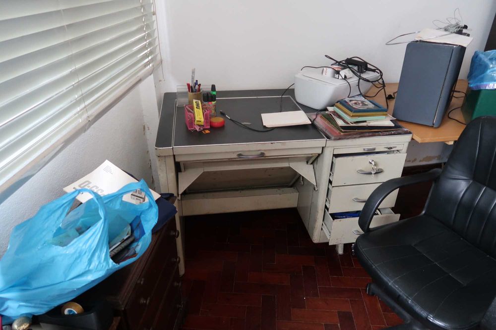 Secretária metálica para escritório