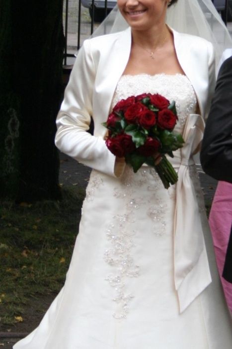 Bardzo eleganckie bolerko ślubne / narzutka ocieplane jak nowe r 38 M