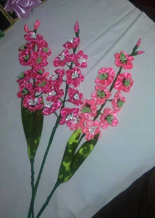 Вишуканий букет зі Стрічок Ручної Роботи на замовлення