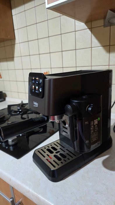 Ekspres BEKO CaffeExperto CEP5464DX z modułem do kapsułek Nespresso