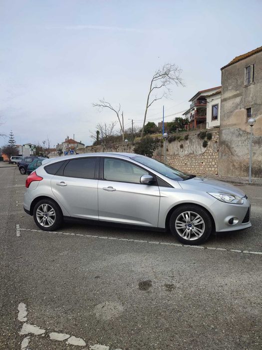 ford focus Titanium 2014 bem estimado